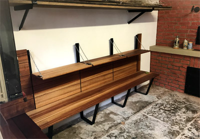 Eckbanklösung für Backhaus Mit klappbaren Kopfteilen als zusätzliche Arbeits-/Stellfläche